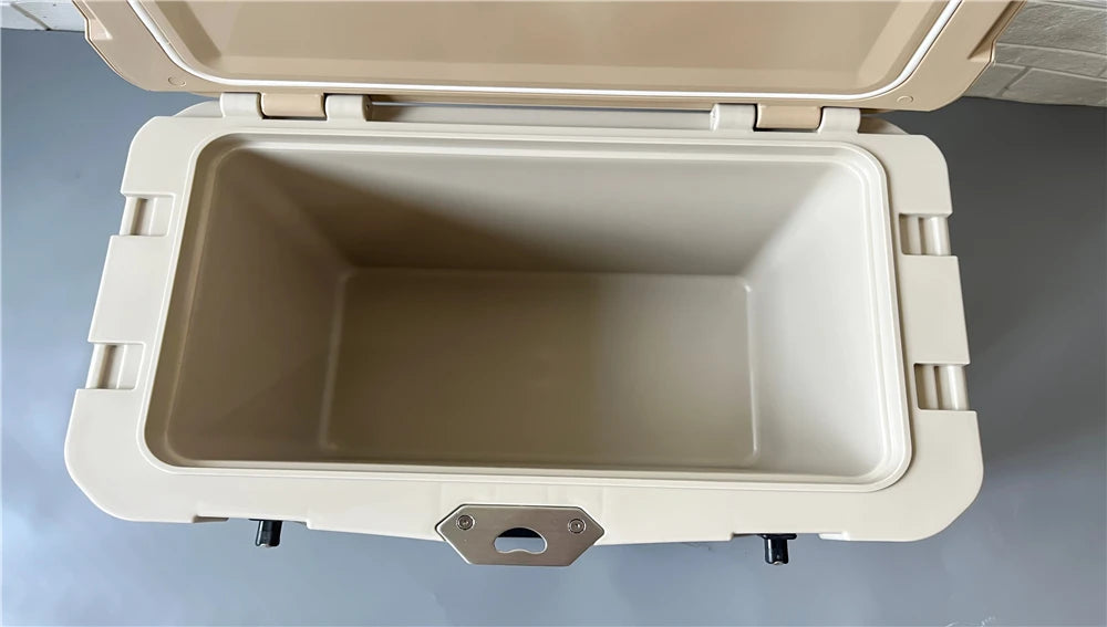 Chinese Factory Wholesale Sand Color 26 L PU Foam Insulation Box Plastic Cooler Box